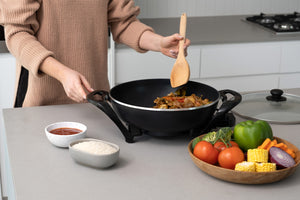 Large Electric Wok, Non-Stick, 5.4L Capacity, 240°C Max