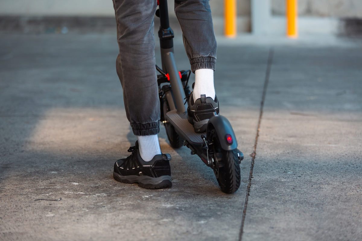 Electric Scooter, 350W Motor, 8.5 inch Tyres, Front Suspension, Smart App, Foldable