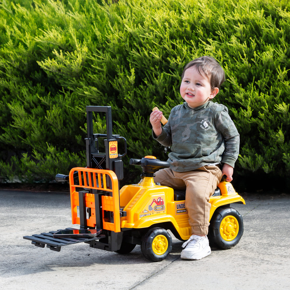 Kids Manual Forklift Ride-On with Working Mast Lift and Pallet
