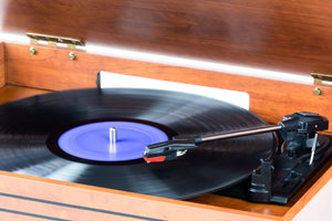 Close up of the vinyl record player of the BCD118 Retro Music Centre.
